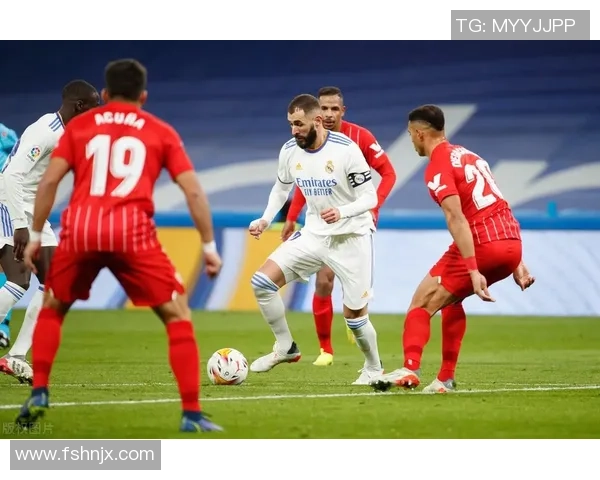 世界杯精彩对决里昂与马竞激战成平补时进球引发全场狂欢