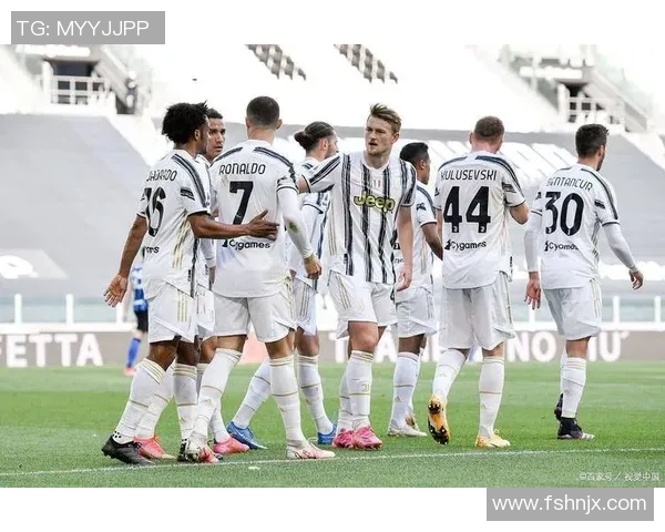 尤文图斯逆转战胜里昂绝杀瞬间引发争议判罚全场沸腾