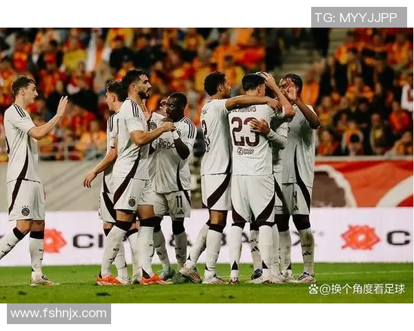 欧联杯激战：多特蒙德逆转阿森纳上演帽子戏法精彩瞬间